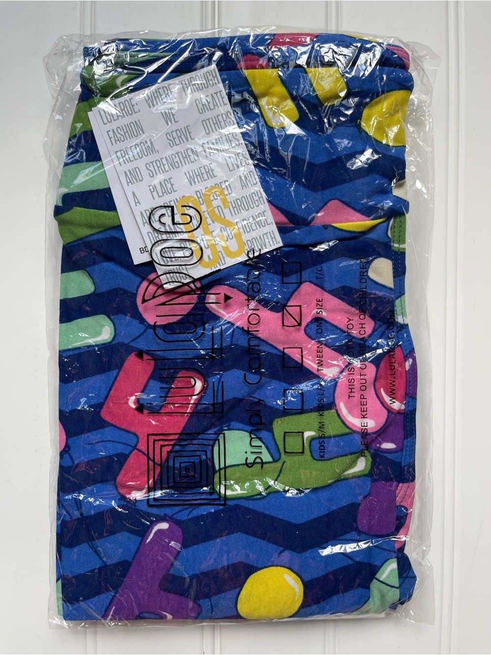 New LuLaRoe One Size (2-10) #4 Birthday Leggings